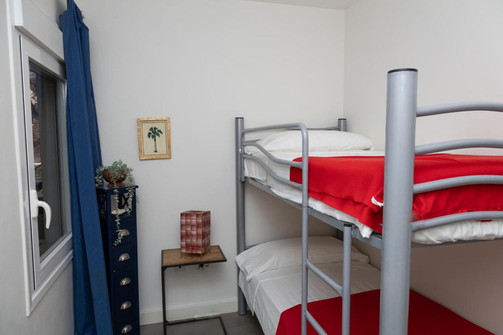 Sea View Apartment 2B 波里斯-德阿沃纳 外观 照片